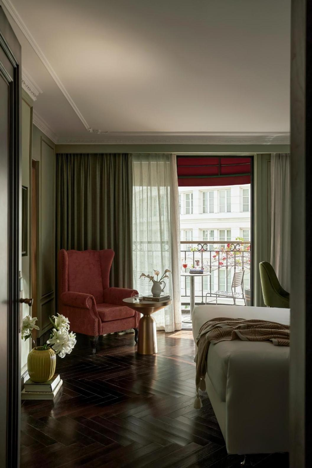Signature By M Village Ba Trung Hotel 4*